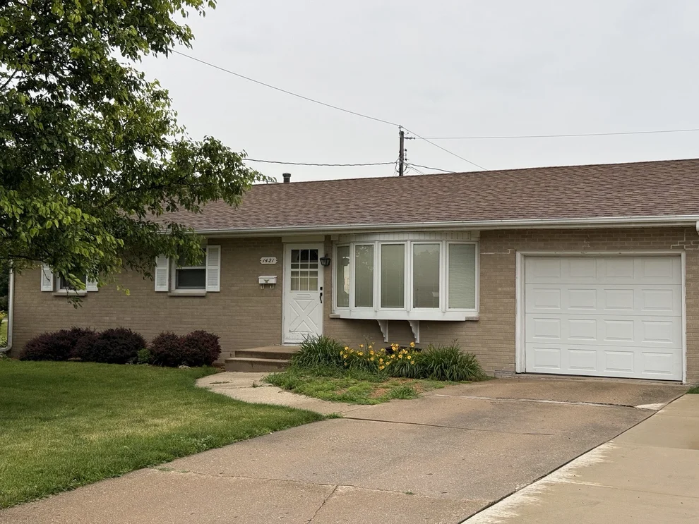 Unit for sale at 1421 25th Street, Peru, IL 61354