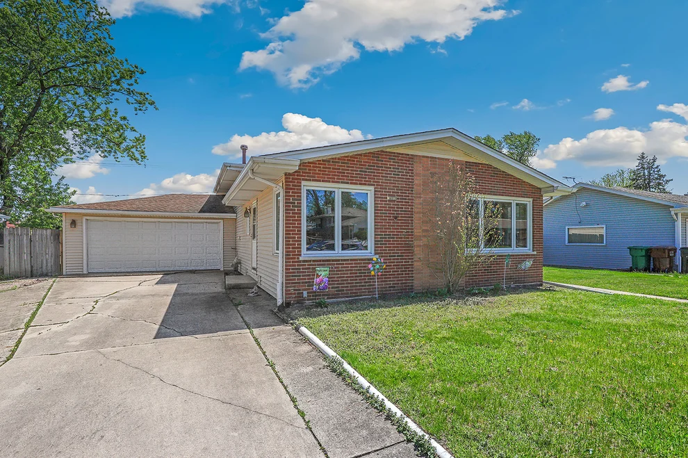 Unit for sale at 16813 Oconto Avenue, Tinley Park, IL 60477