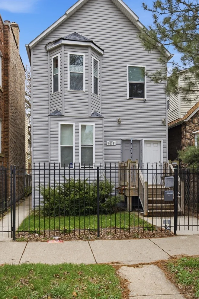 Unit for sale at 6418 S Rhodes Avenue, Chicago, IL 60637