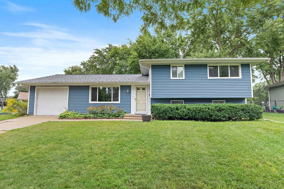 Unit for sale at 321 Desmond Drive, Schaumburg, IL 60193
