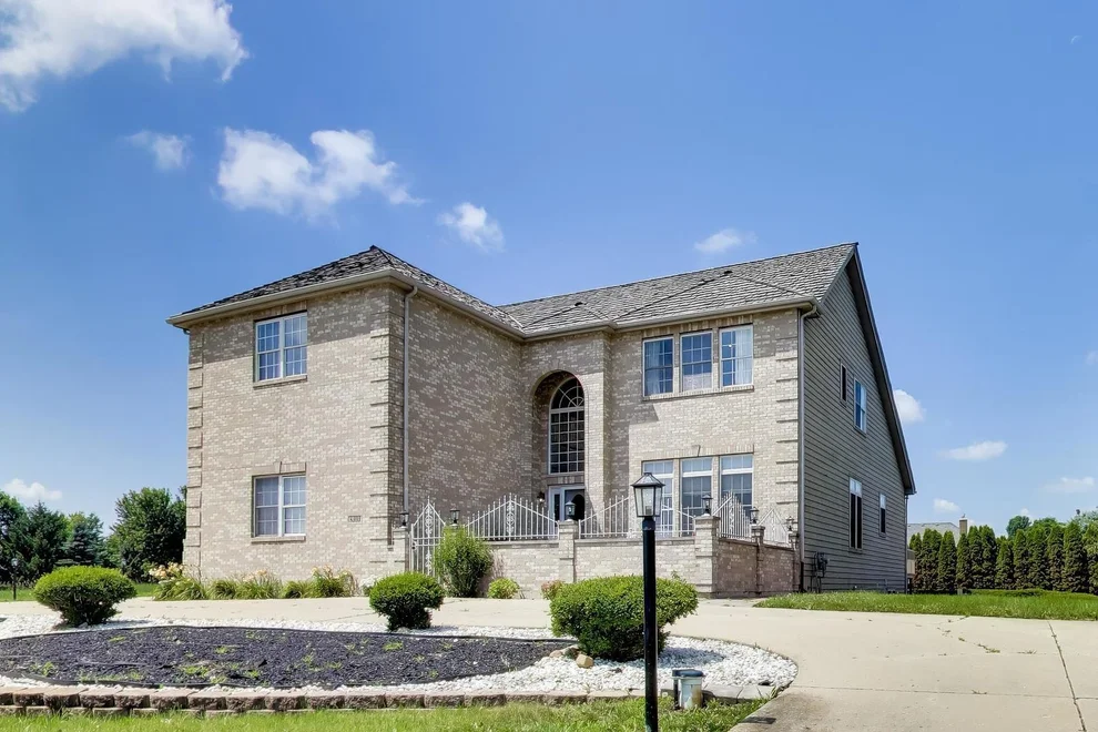 Unit for sale at 8303 Appaloosa Lane, Spring Grove, IL 60081