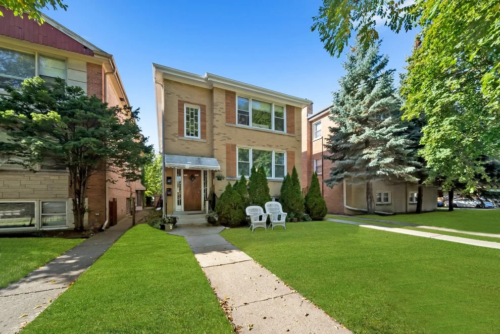 Unit for sale at 704 Florence Avenue, Evanston, IL 60202