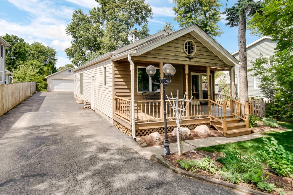 Unit for sale at 127 E 4th Avenue, New Lenox, IL 60451