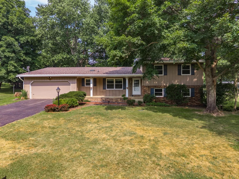 Unit for sale at 4982 Camelback Road, Heyworth, IL 61745