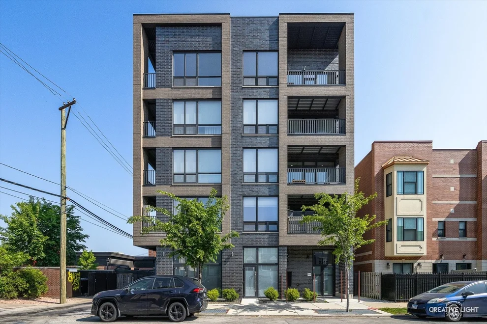 Unit for sale at 2342 W Adams Street, Chicago, IL 60612