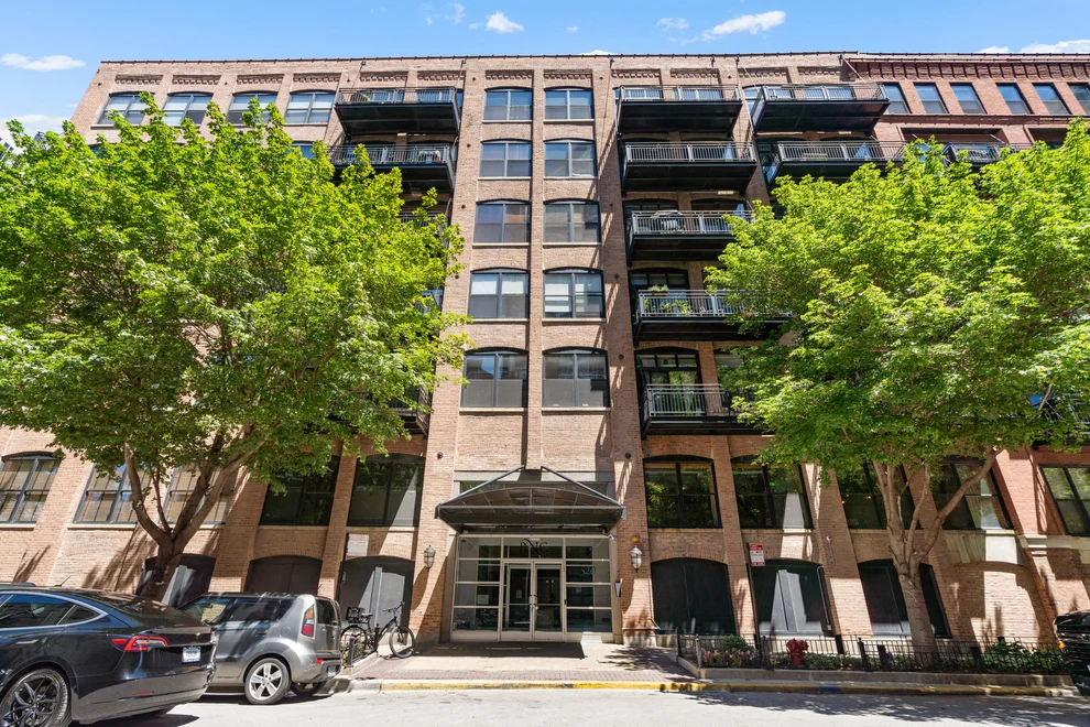 Unit for sale at 520 W Huron Street, Chicago, IL 60654
