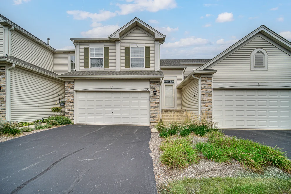 Unit for sale at 1632 Fredericksburg Lane, Aurora, IL 60503
