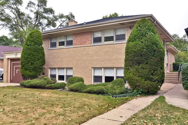 Unit for sale at 6821 N Kostner, LINCOLNWOOD, IL 60712