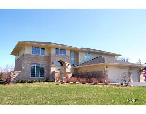 Unit for sale at 405 S FOX RUN Road, GREEN OAKS, IL 60048