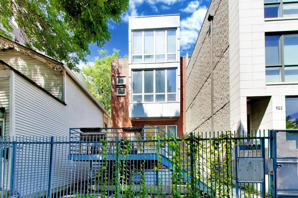 Unit for sale at 920 N Hermitage Avenue, Chicago, IL 60622