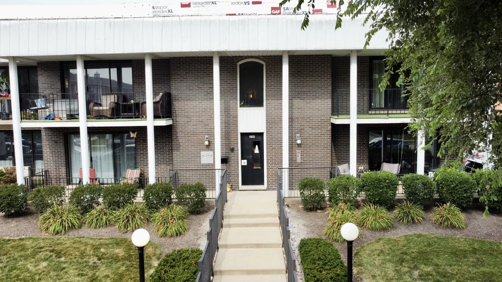 Unit for sale at 9800 S Karlov Avenue, Oak Lawn, IL 60453