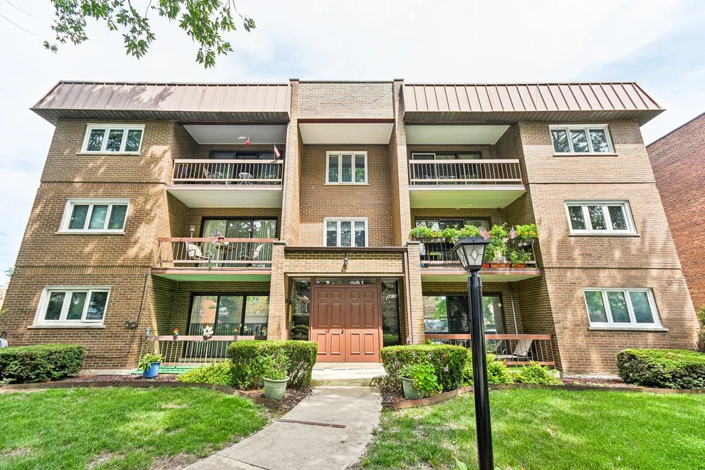 Unit for sale at 9619 Kedvale Avenue, Oak Lawn, IL 60453