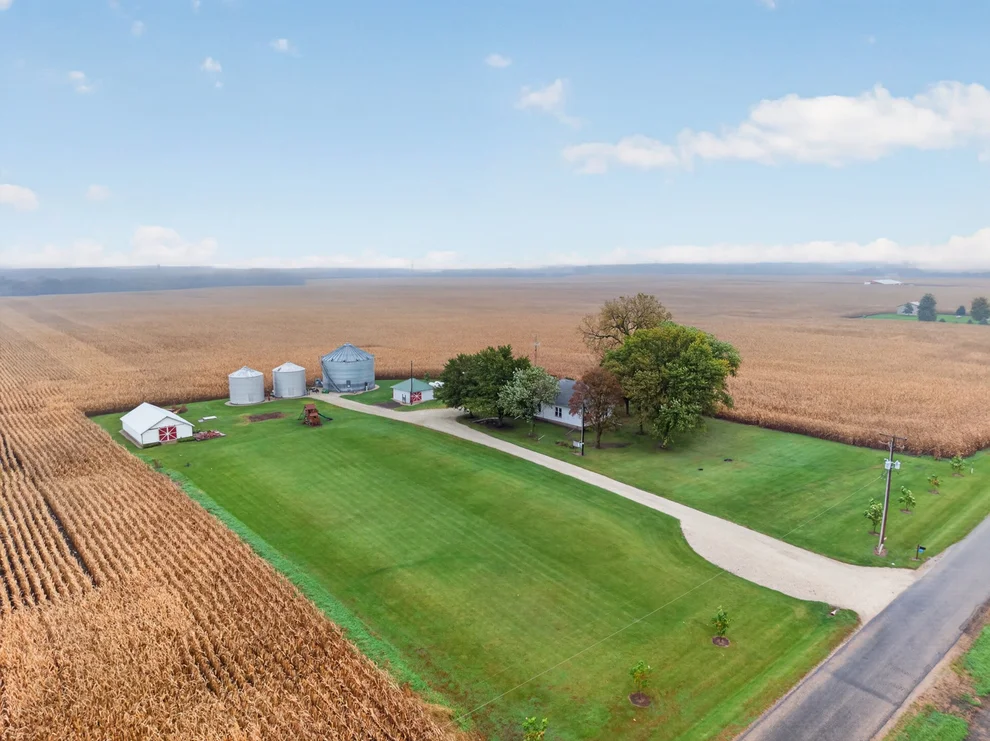 Unit for sale at 1279 N 1550th Road, Streator, IL 61364