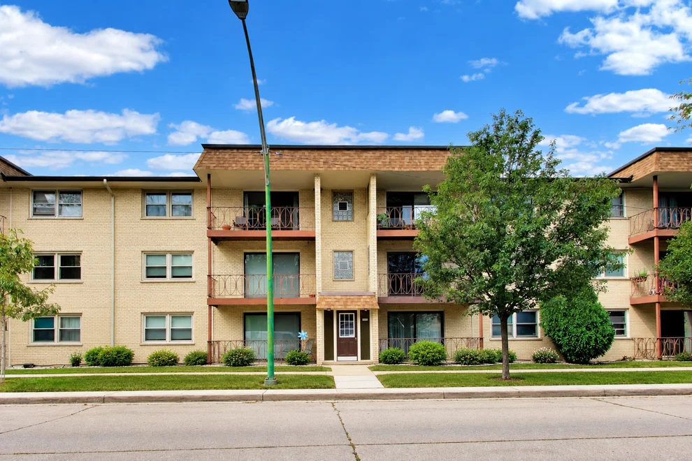 Unit for sale at 4540 N Linder Avenue, Chicago, IL 60630
