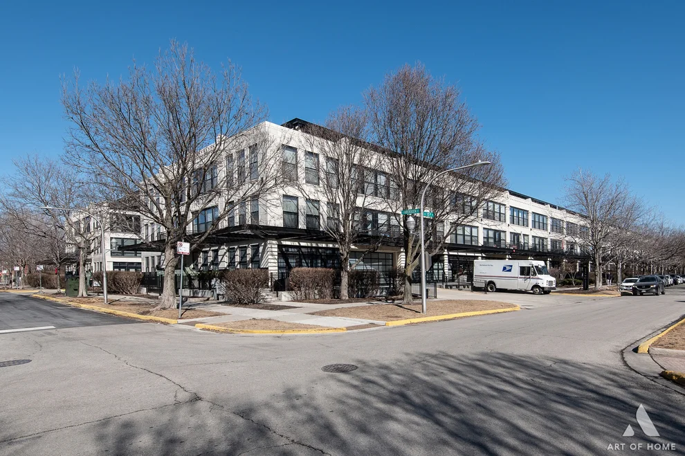 Unit for sale at 1070 W 15TH Street, Chicago, IL 60608