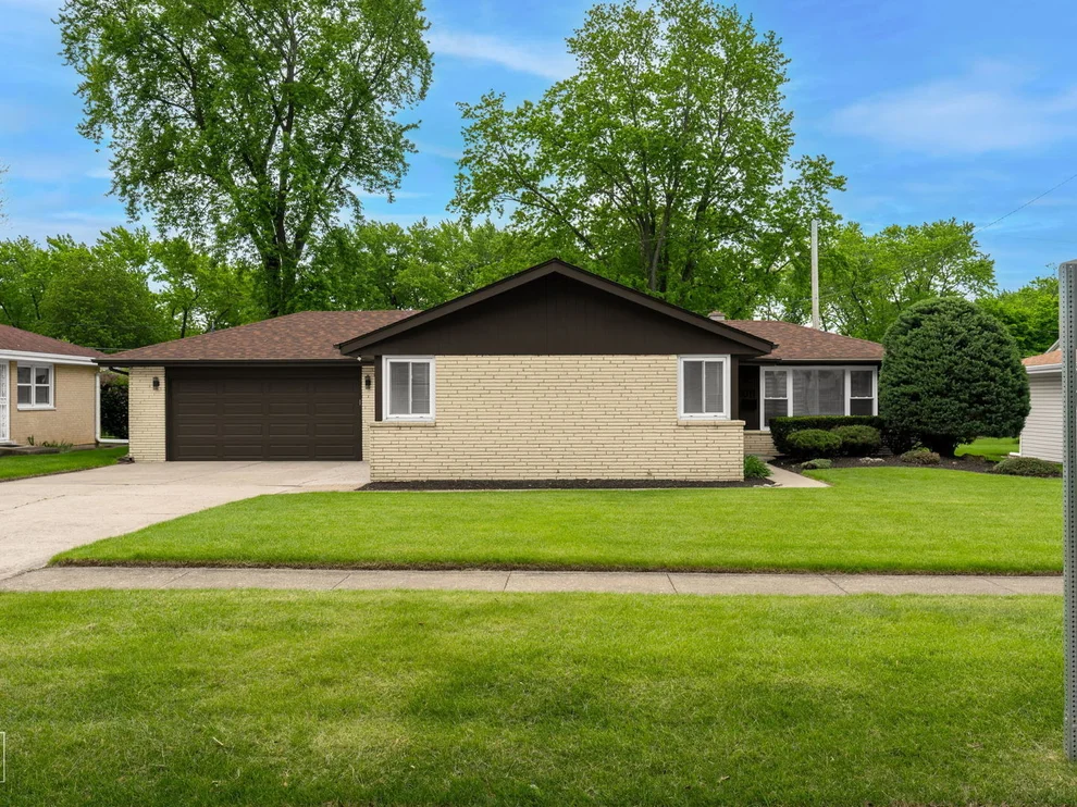 Unit for sale at 1011 Maitland Drive, Lockport, IL 60441