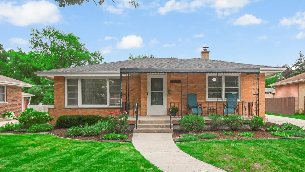 Unit for sale at 17247 69th Avenue, Tinley Park, IL 60477