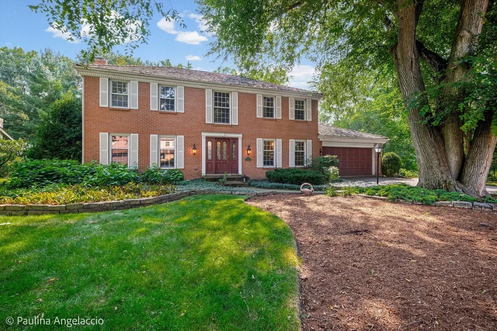 Unit for sale at 505 Old Mill Road, Barrington, IL 60010