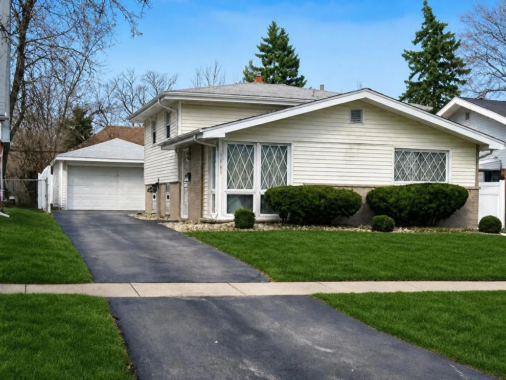 Unit for sale at 3961 168th Street, Country Club Hills, IL 60478