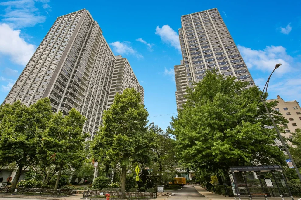 Unit for sale at 4250 N Marine Drive, Chicago, IL 60613