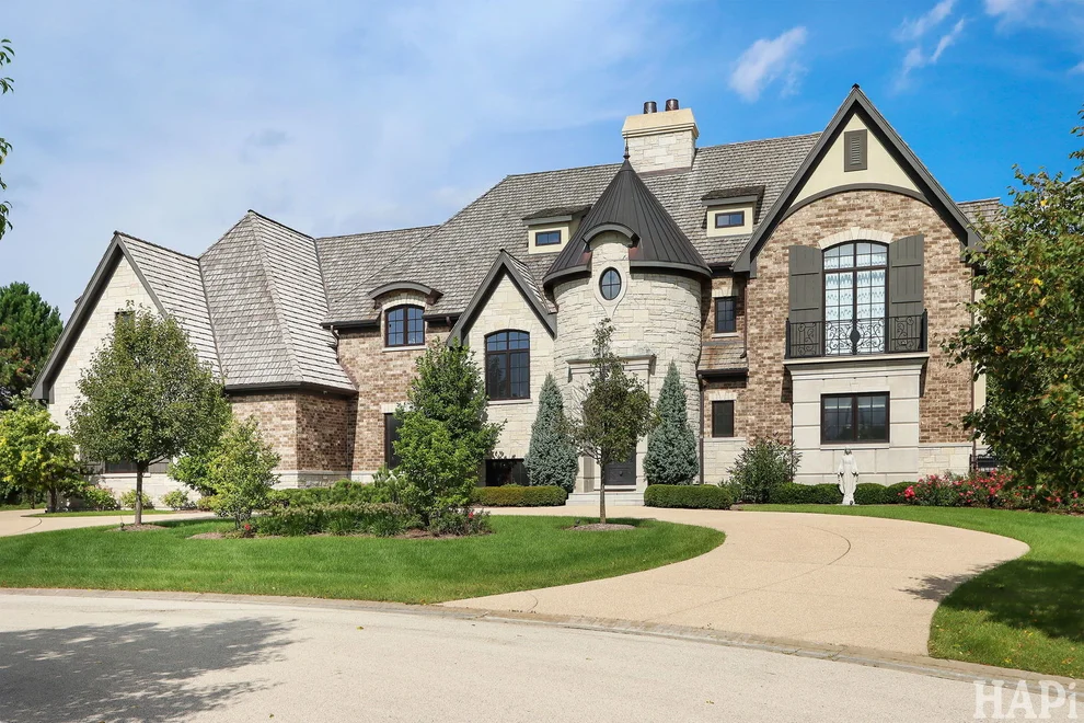 Unit for sale at 18 Enclave Court, South Barrington, IL 60010