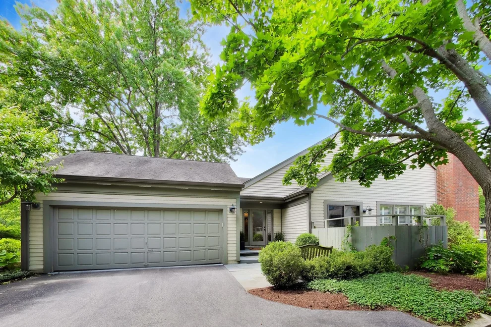 Unit for sale at 32 Warrington Drive, Lake Bluff, IL 60044