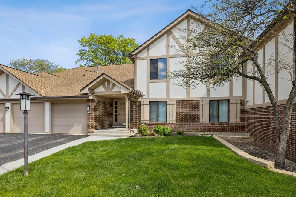 Unit for sale at 826 Thornton Court, Schaumburg, IL 60193