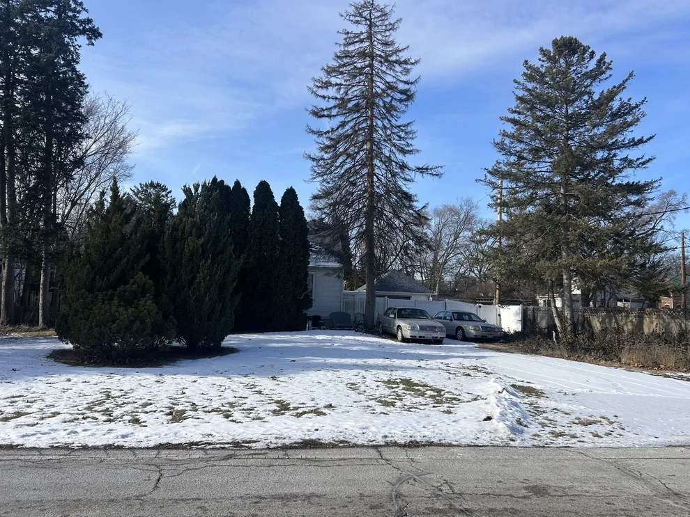 Unit for sale at 4708 River Drive, Lisle, IL 60532