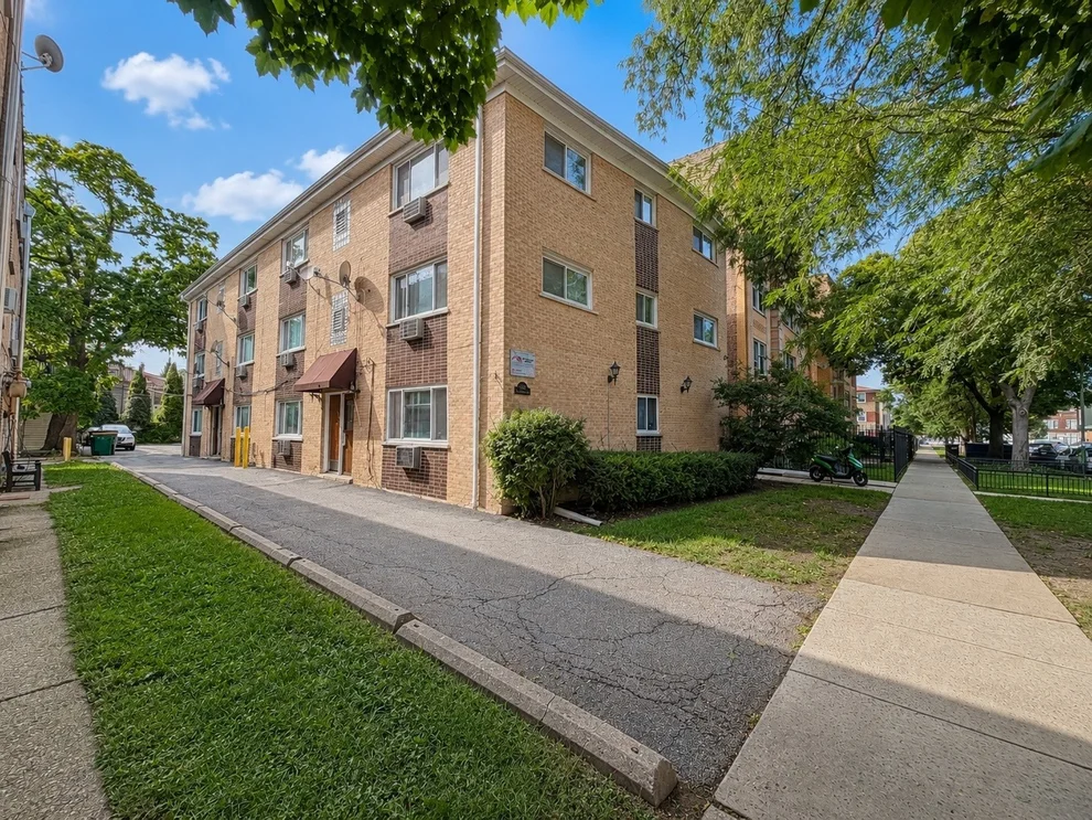Unit for sale at 4306 N Keystone Avenue, Chicago, IL 60641