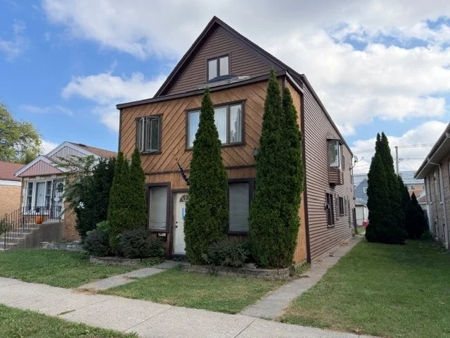 Unit for sale at 1409 Grove Avenue, Berwyn, IL 60402