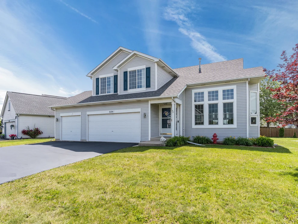 Unit for sale at 604 Silver Creek Drive, Joliet, IL 60431