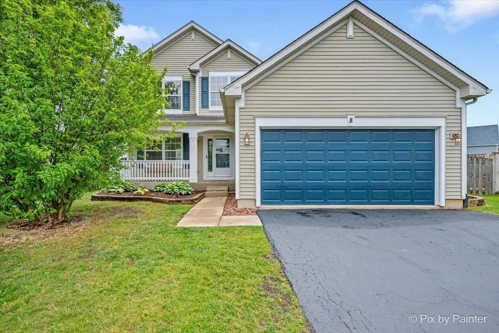Unit for sale at 8 Heron Court, Lake In The Hills, IL 60156