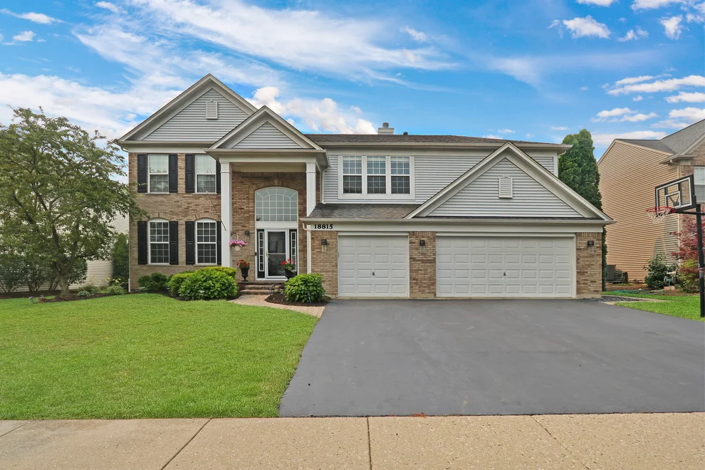 Unit for sale at 18815 Wildflower Way, Lake Villa, IL 60046