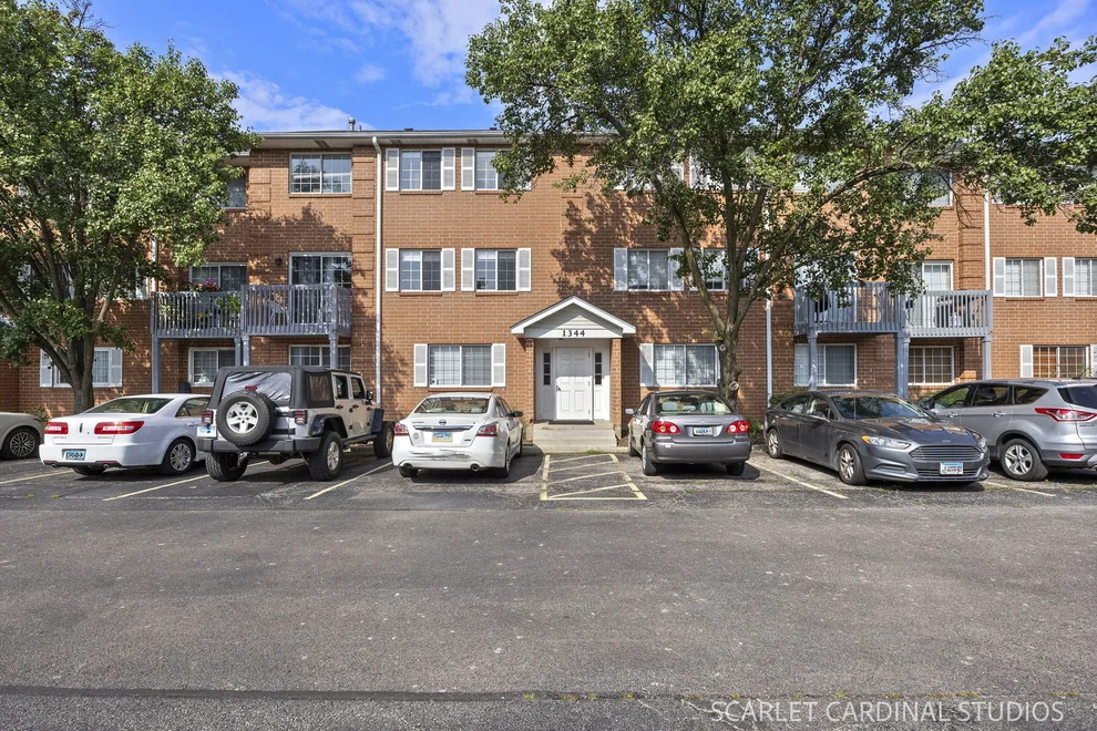 Unit for sale at 1344 S Lorraine Road, Wheaton, IL 60189