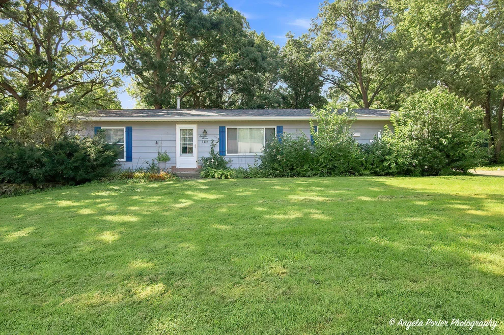 Unit for sale at 1815 Grandview Drive, Johnsburg, IL 60051