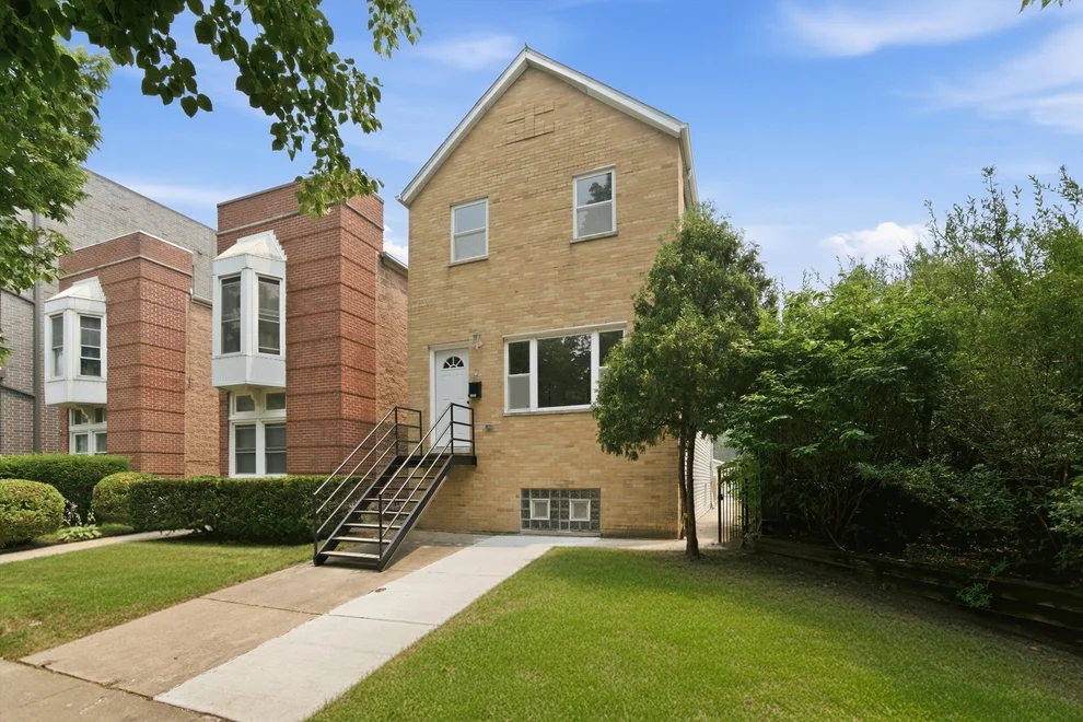 Unit for sale at 3343 S Michigan Avenue, Chicago, IL 60616