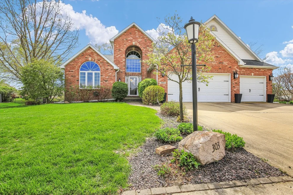 Unit for sale at 303 Orchard Drive, Mahomet, IL 61853