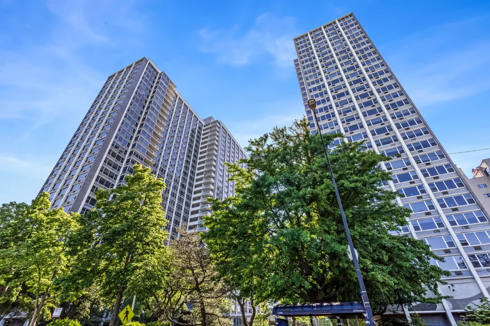 Unit for sale at 4250 N Marine Drive, Chicago, IL 60613