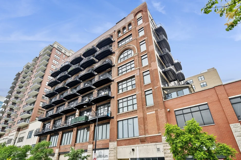 Unit for sale at 1503 S State Street, Chicago, IL 60605