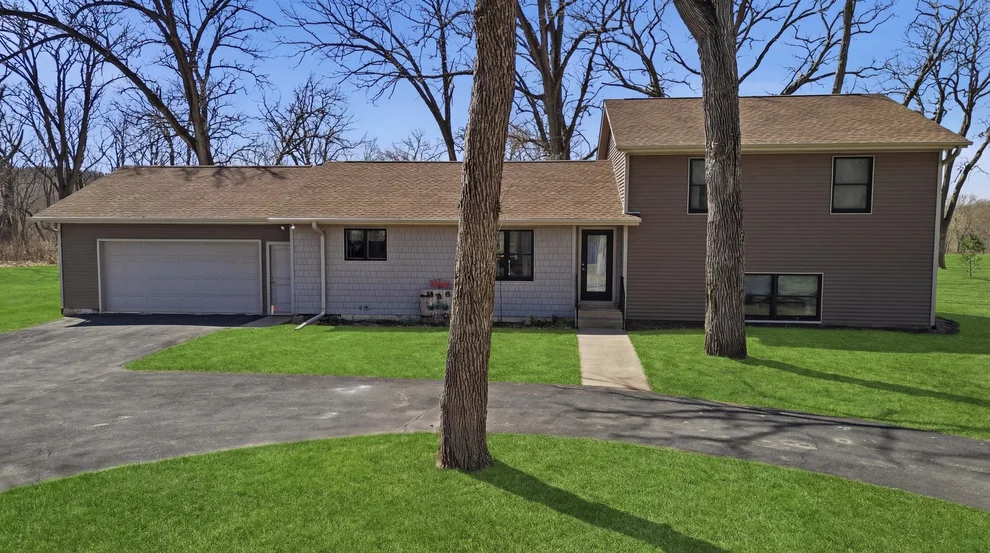 Unit for sale at 5287 E Canfield (5 acres) Road, Chana, IL 61015