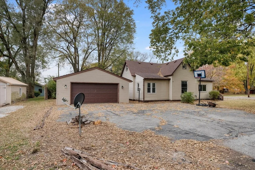 Unit for sale at 819 E Center Street, Monticello, IL 61856