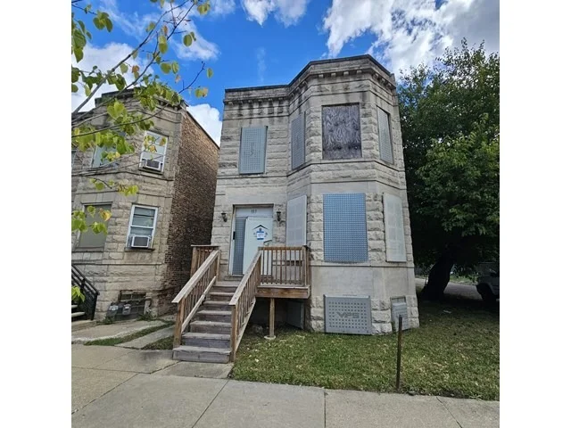 Unit for sale at 925 S Springfield Avenue, Chicago, IL 60624