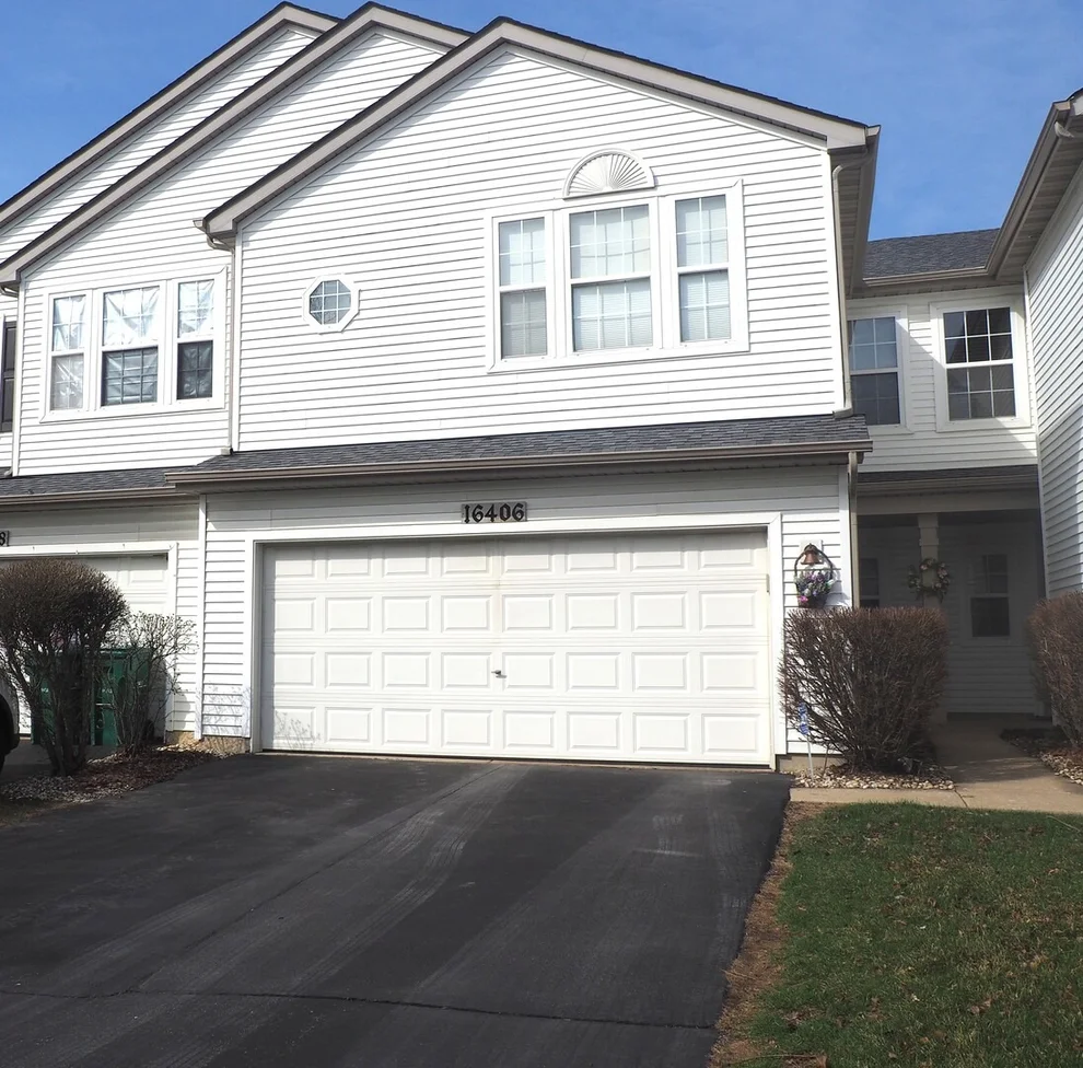 Unit for sale at 16406 Newcastle Way, Lockport, IL 60441