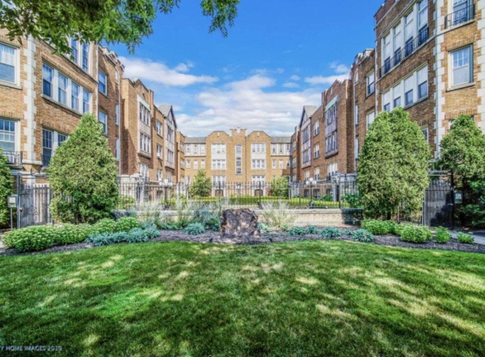 Unit for sale at 10927 S Longwood Drive, Chicago, IL 60643