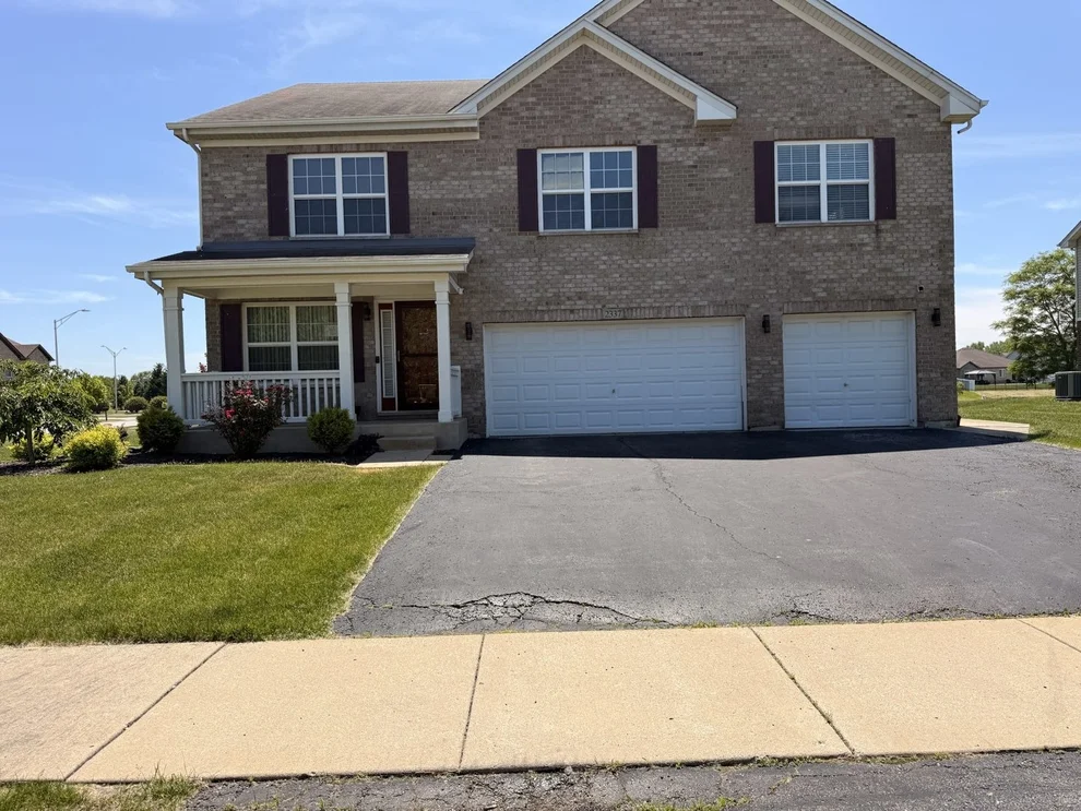 Unit for sale at 2337 Queensbridge Drive, Lynwood, IL 60411