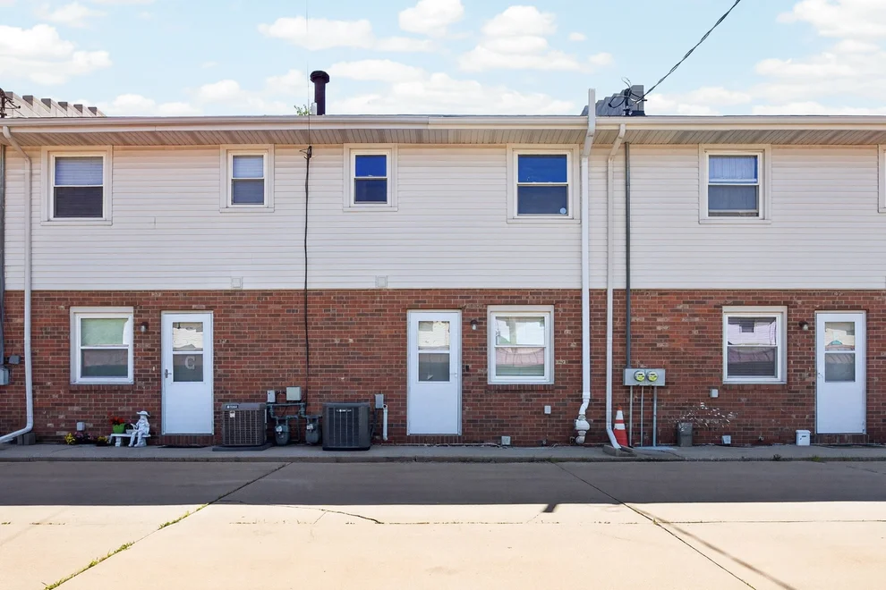 Unit for sale at 105 E Lincoln Street, Normal, IL 61761