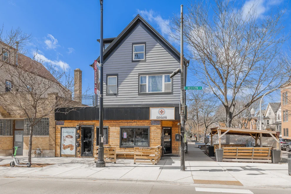 Unit for sale at 4054 N Western Avenue, Chicago, IL 60618