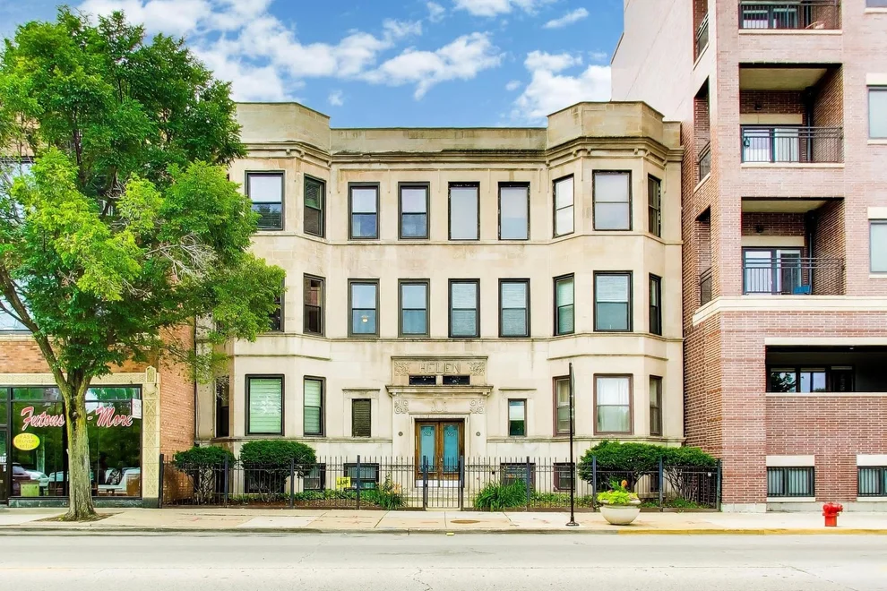 Unit for sale at 923 W Irving Park Road, Chicago, IL 60613