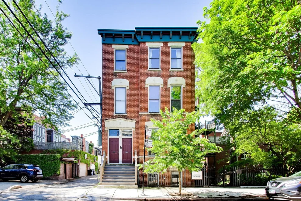Unit for sale at 849 W Willow Street, Chicago, IL 60614