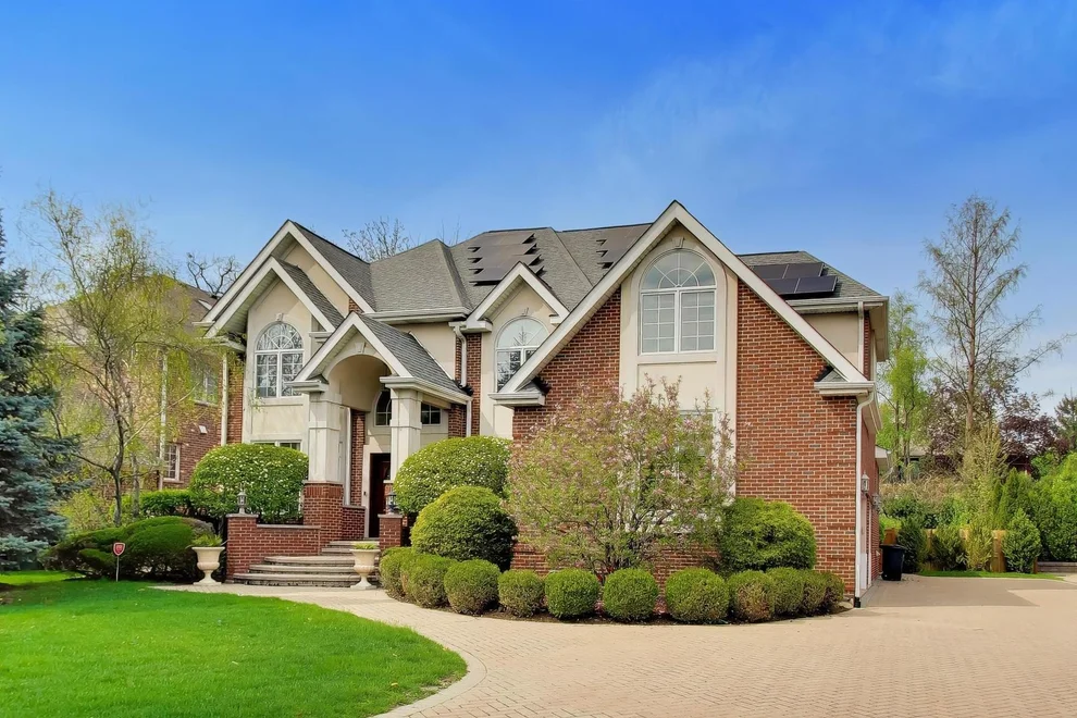 Unit for sale at 2444 N De Cook Court, Park Ridge, IL 60068